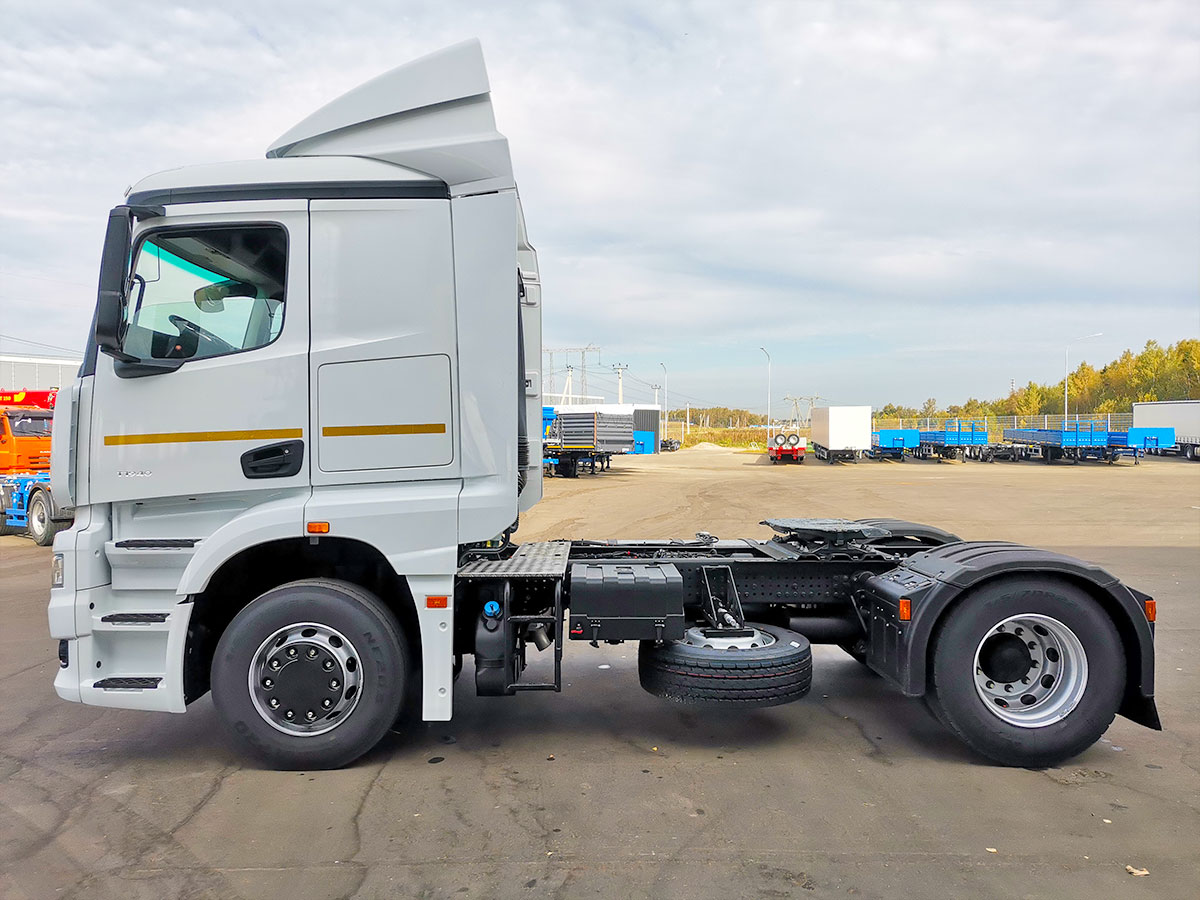 Седельный тягач KAMAZ-54902